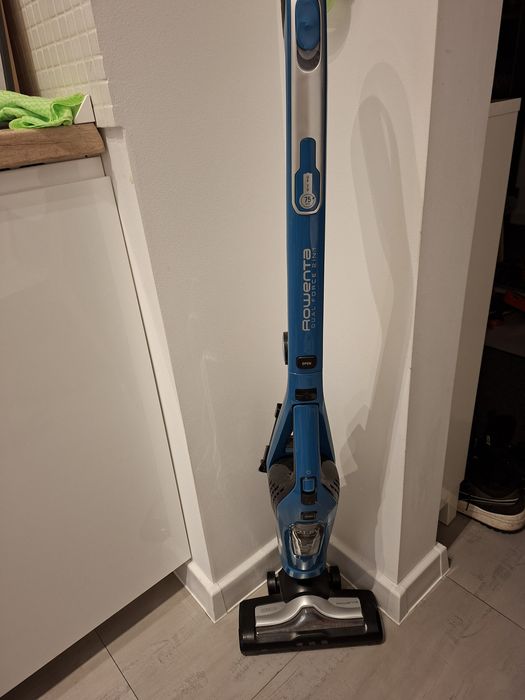 Aspirator vertical Rowenta 2in1 cu GARANTIE