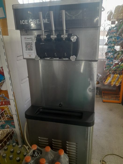 Продам апарат мороженое .