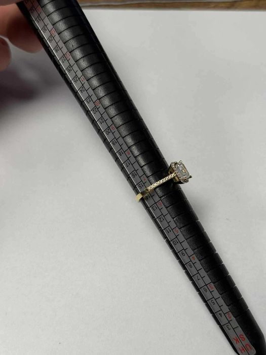 Продавам Златен Дамски Пръстен 14к 585