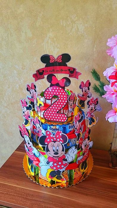 Realizez tort din dulciuri ambalate