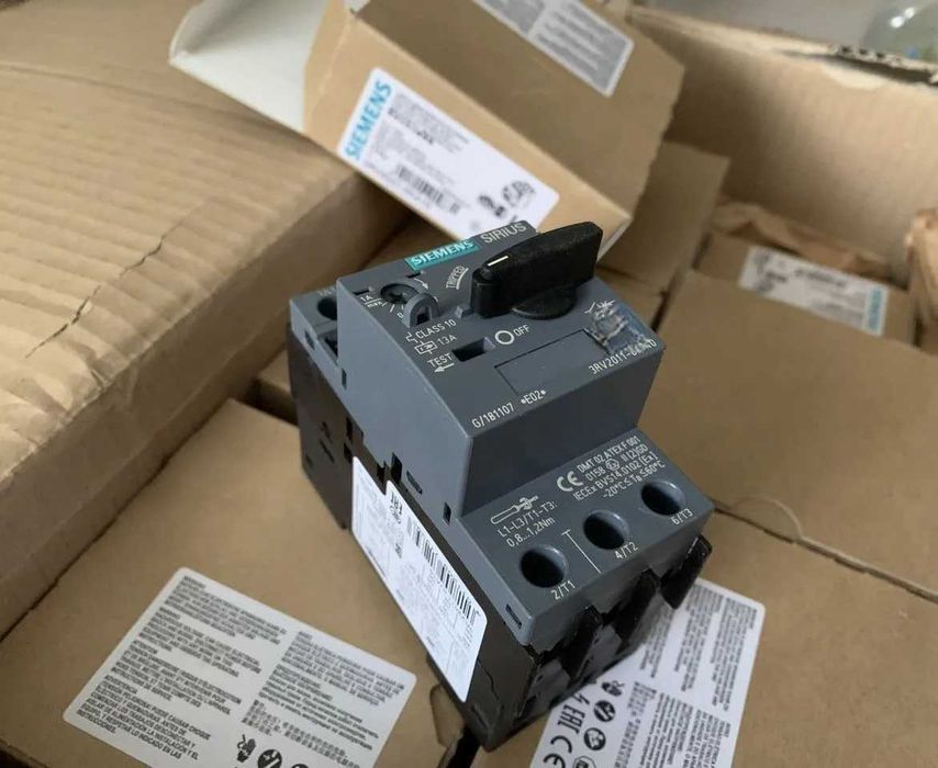 Выключатель двигателя Автоматический выключатель  SIEMENS 3rv