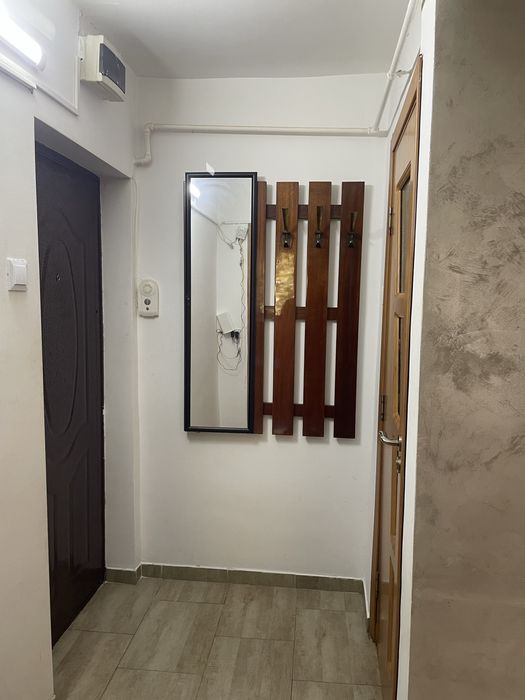Inchiriez apartament 2 camere decomandat