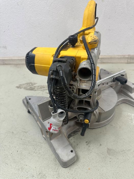 DeWalt DW 777 Fierastrau circular stationar profesional cu glisare