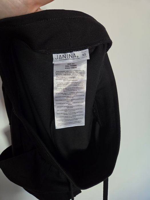 2 Pantaloni scurti XS (H&M, Kik)