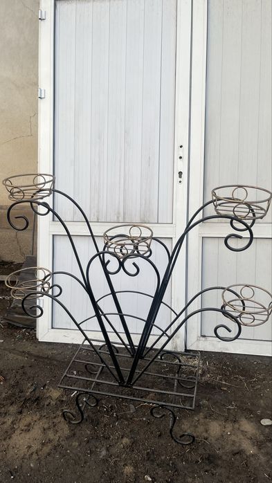 Продам подставки для цветов