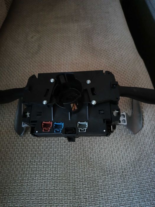 Продавам COM модул за Пежо и Ситроен