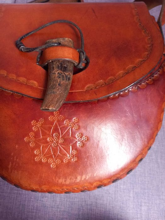 Уникална дамска чанта естествена кожа с закопчалка от рог