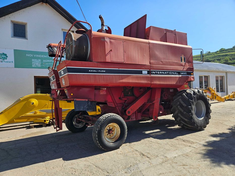De vanzare combina Case IH 1460+Heder paioase Case IH 825