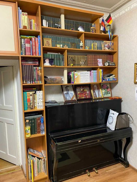 3-х комнатная квартира. Миробадский р-н. 158 школа.