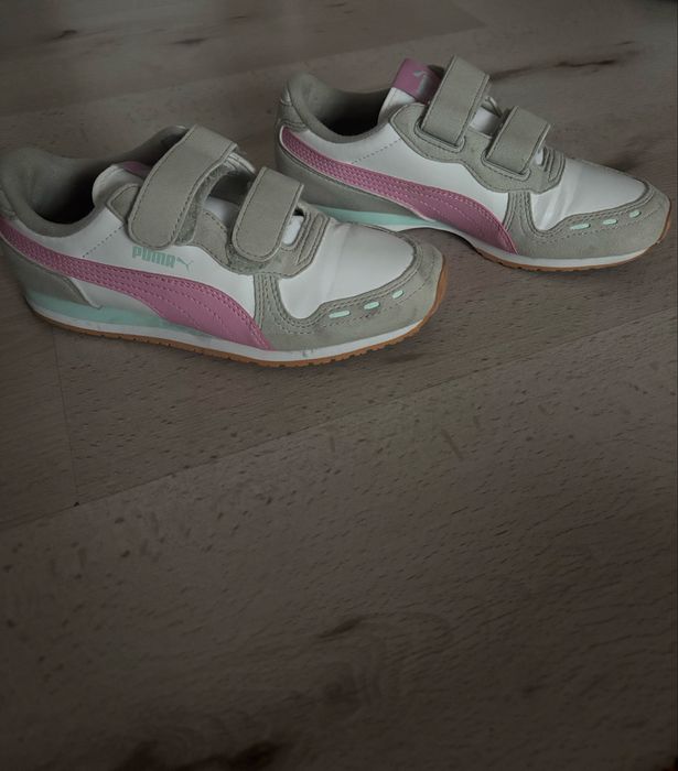 Adidași Puma pentru fete mărimea 34
