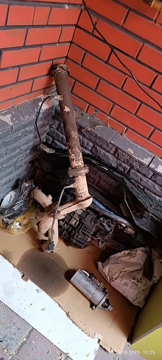 Продаеться коробка на газель