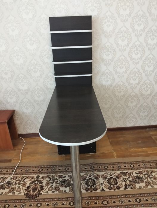 Продаю стол мастерам маникюра