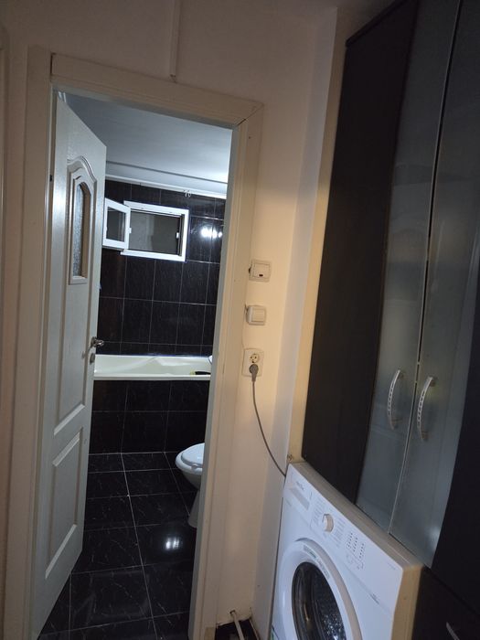 Inchiriez apartament micro 4
