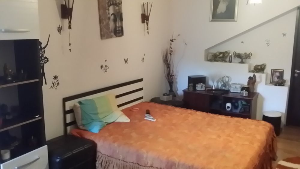 Ofer spre inchiriere casa