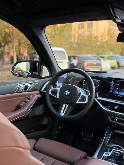 Bugun sotuvimizda BMW X7 M 60