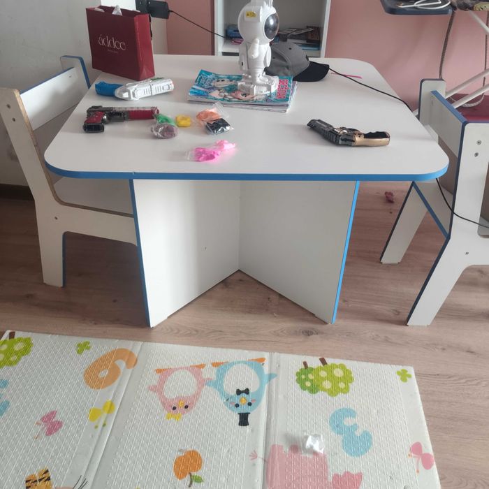 Продаются столы и стулья для детского сада