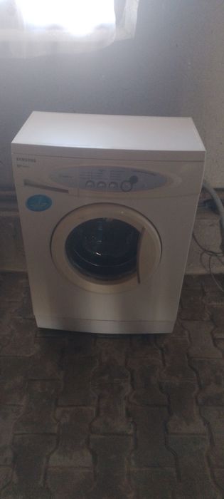 Кир машинкаси сотилади