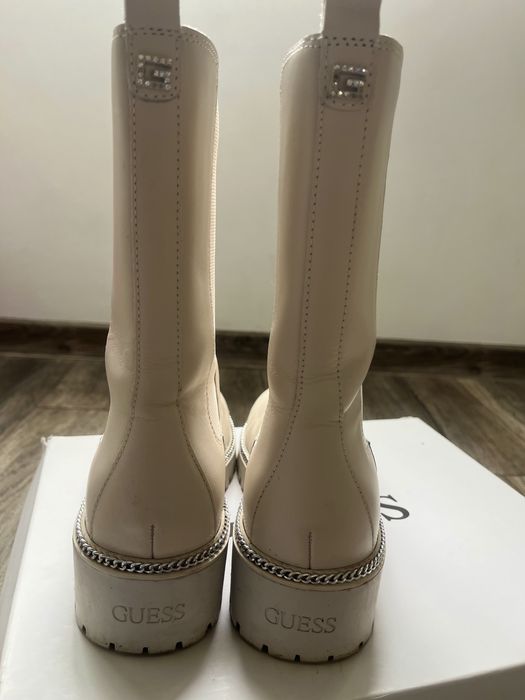 Уникални кожени боти Guess
