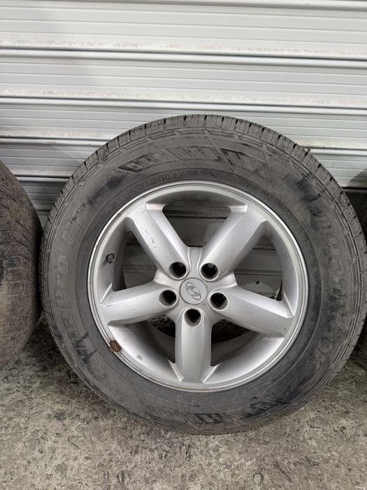 Hyundai Santa Fe 2 джати с гуми 17”