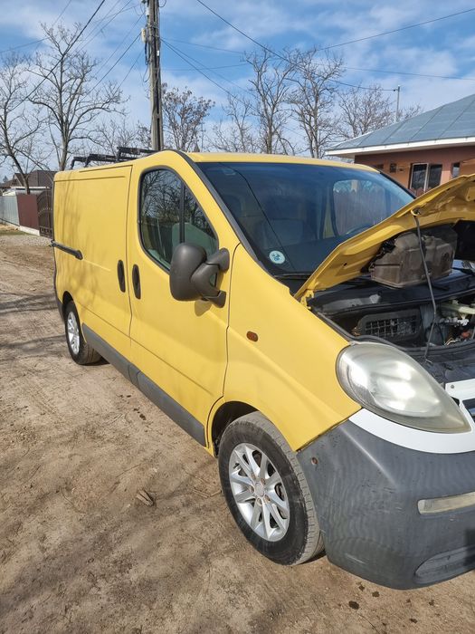 Opel Vivaro 1.9cdti 2005 luna a 7 a