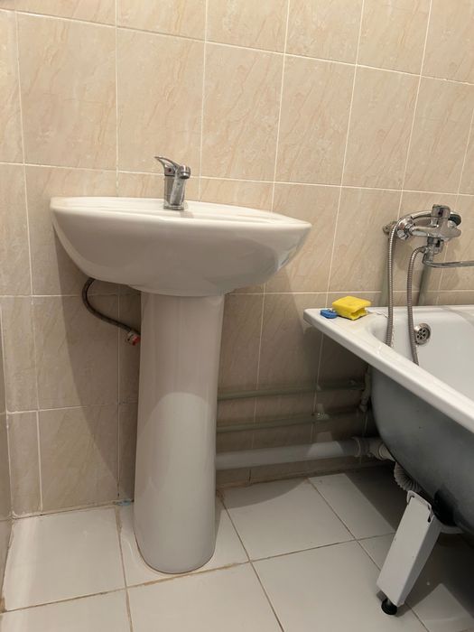 Раковина , белая