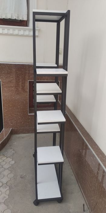 Стеллажи подставка и столы