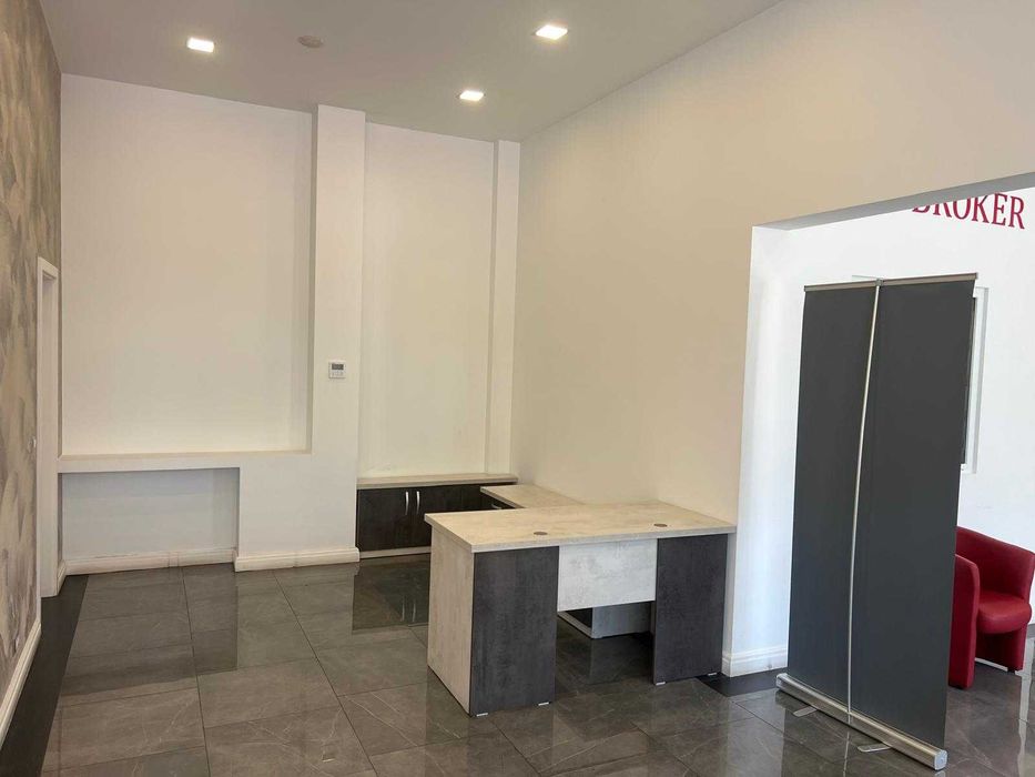 Inchiriez spatiu comercial in Oradea