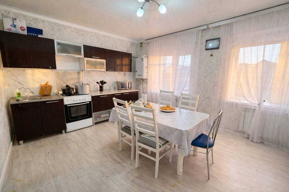 Дом, 218м², участок 5 сот