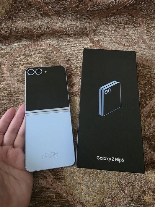 Samsung galaxy flip 6