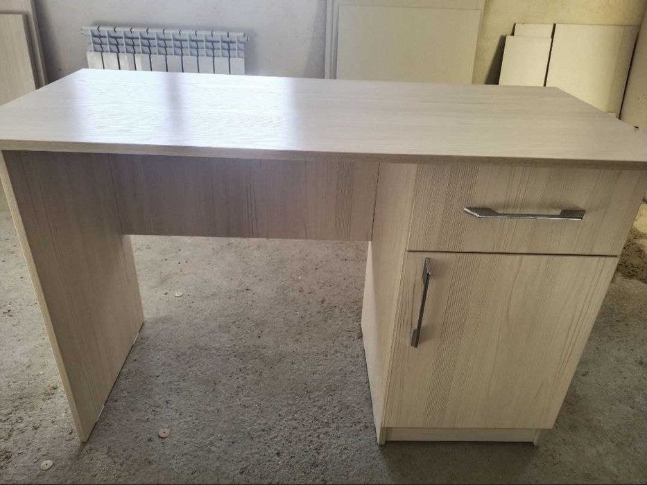 Maktab uchun kompyuter stol