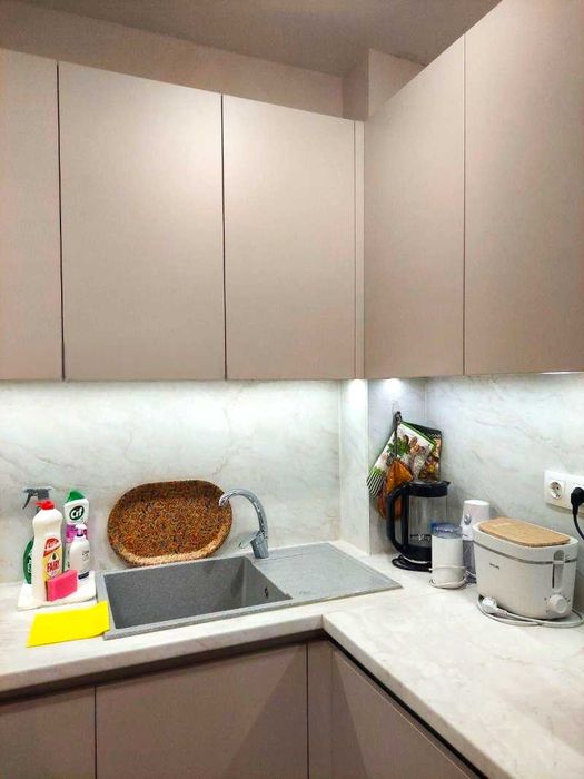 Двустаен обзаведен апартамент в Центъра