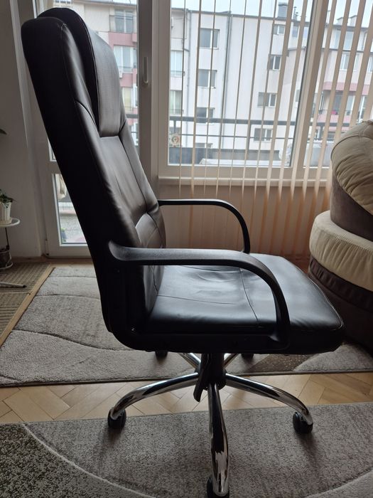 Офис стол - кожен