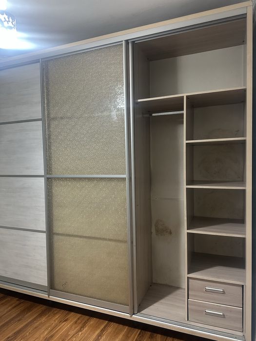 Шкаф купе продается