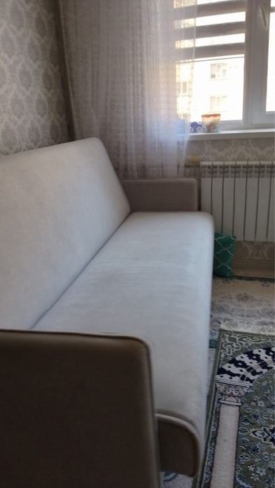 Диван сатылады 2 м