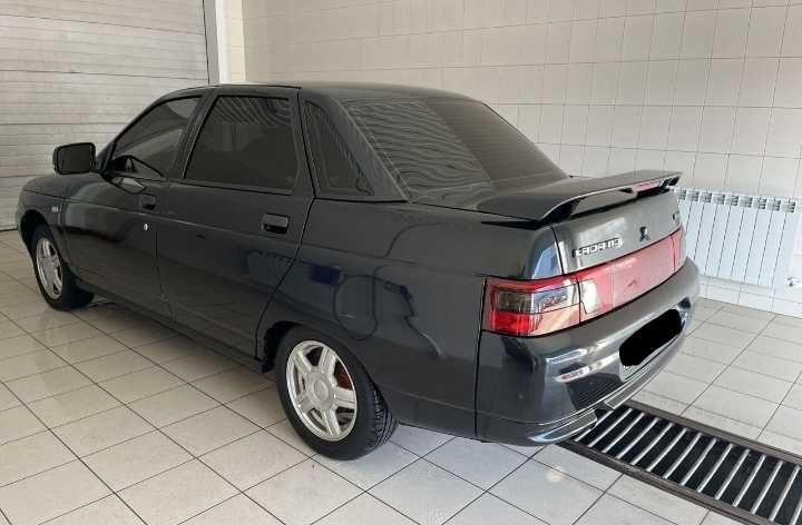 Продаю ваз   2110