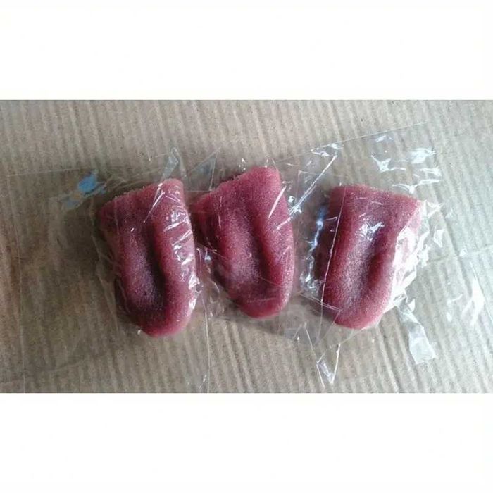 Limba fake cui in deget si set cu bila - magie