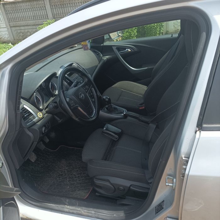 Opel Astra J sports tourer