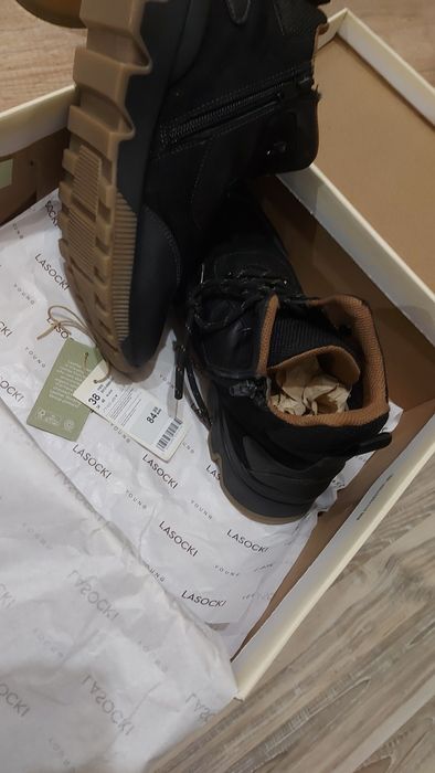 Боти 38 номер Нови