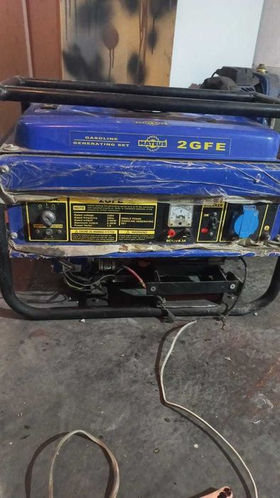 б/у генератор 2  кВт. Бензиновый. Без аккумулятора.