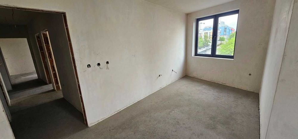 Апартамент с 3 спални в кв.Железник