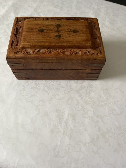 Шкатулка деревянная для украшений