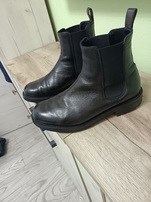 Vind ghete calvin Klein nr 43 folosite de cite a ori