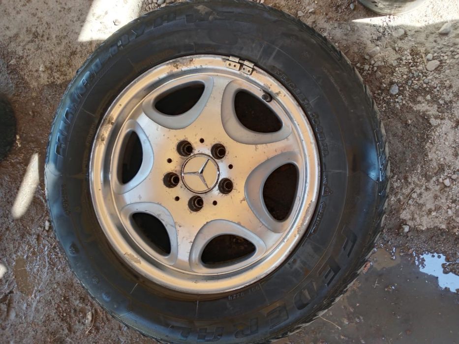Продам зимние шины с дисками