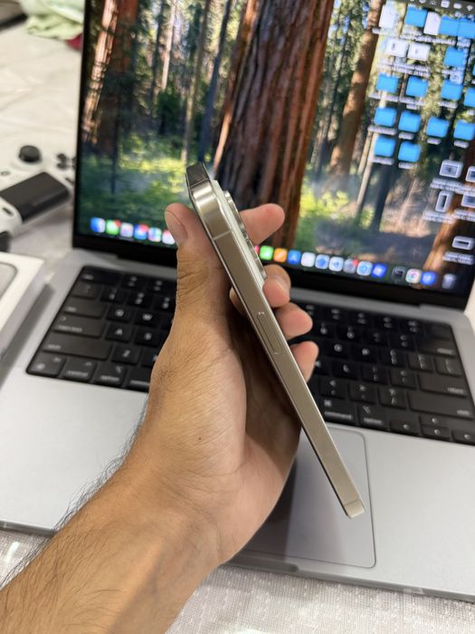 Iphone 15 pro max white