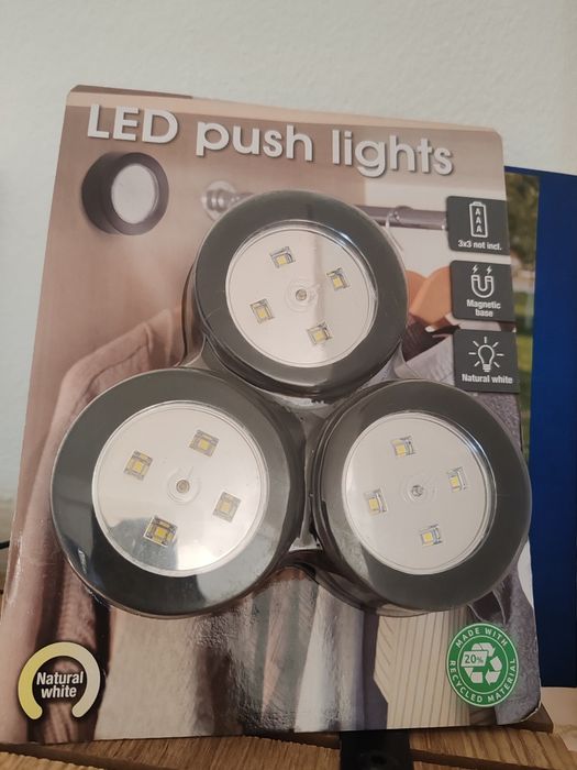 Set Lampi cu lumina alba naturala,se pot prinde  oriunde