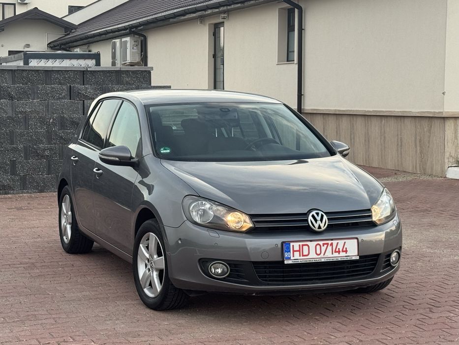 VOLKSWAGEN Golf