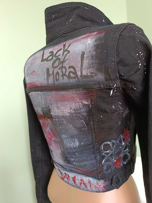 Дамско дънково яке – ръчна изработка с персонализиран диза