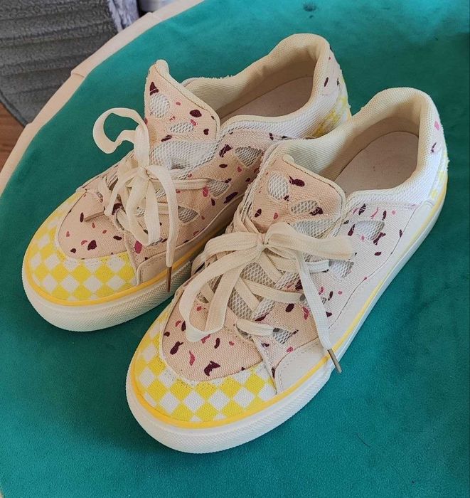 Продам новые кеды 38 размера