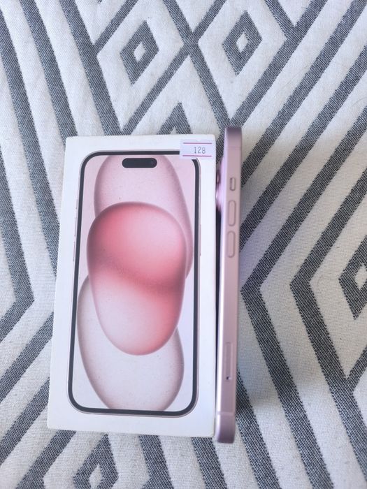iPhone 15 на 128