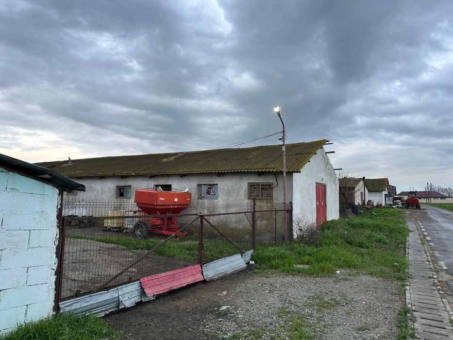 Grajd fostă fermă în Stelnica (IL)